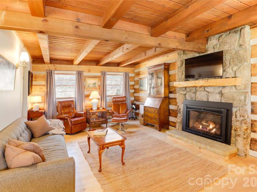 963 El Miner Drive, Mars Hill, NC 28754.  MLS# CAR4427405, YatesRealty ID 55020. 