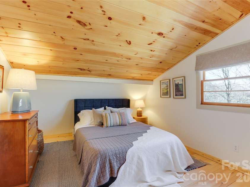 963 El Miner Drive, Mars Hill, NC 28754.  MLS# CAR4427405, YatesRealty ID 55020. 
