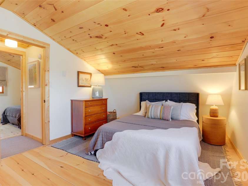 963 El Miner Drive, Mars Hill, NC 28754.  MLS# CAR4427405, YatesRealty ID 55020. 