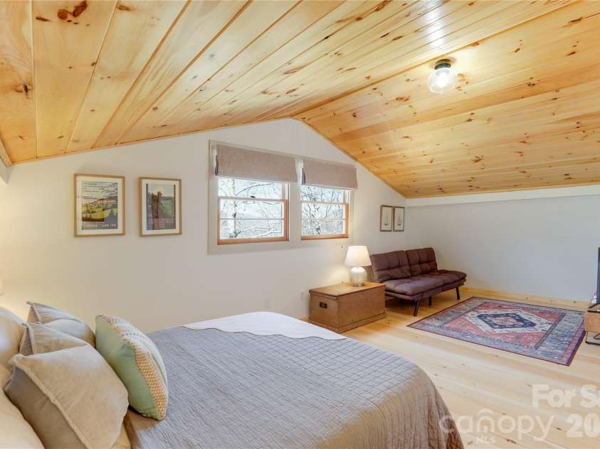 963 El Miner Drive, Mars Hill, NC 28754.  MLS# CAR4427405, YatesRealty ID 55020. 