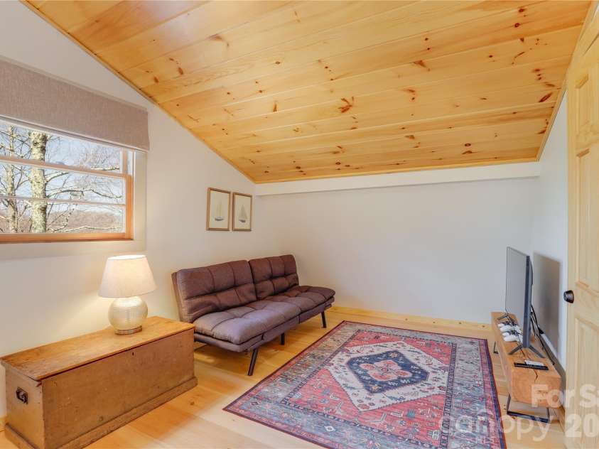 963 El Miner Drive, Mars Hill, NC 28754.  MLS# CAR4427405, YatesRealty ID 55020. 