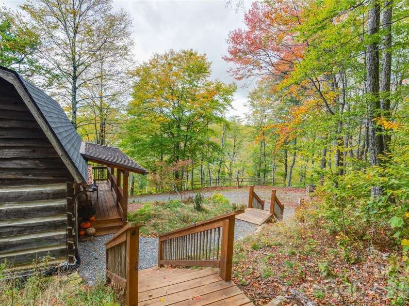 963 El Miner Drive, Mars Hill, NC 28754.  MLS# CAR4427405, YatesRealty ID 55020. 