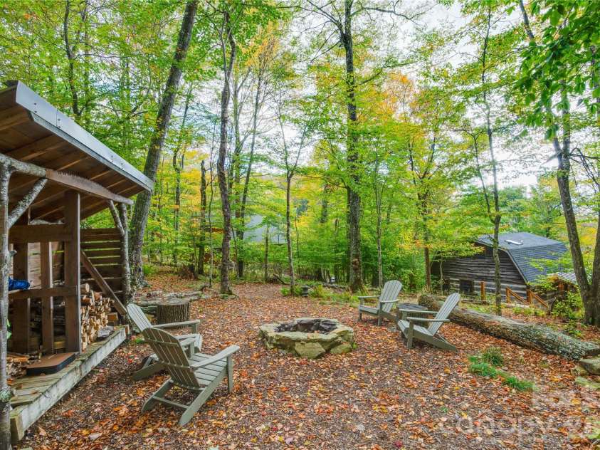 963 El Miner Drive, Mars Hill, NC 28754.  MLS# CAR4427405, YatesRealty ID 55020. 