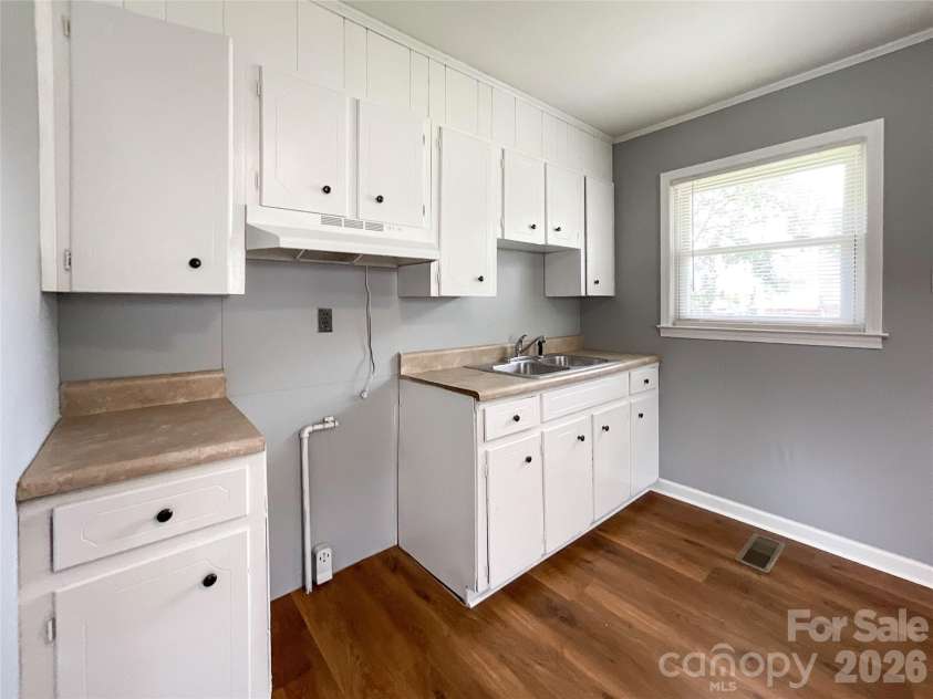 102 MLK Memorial Drive, Chester, SC 29706.  MLS# CAR4353186, YatesRealty ID 55029. Kitchen