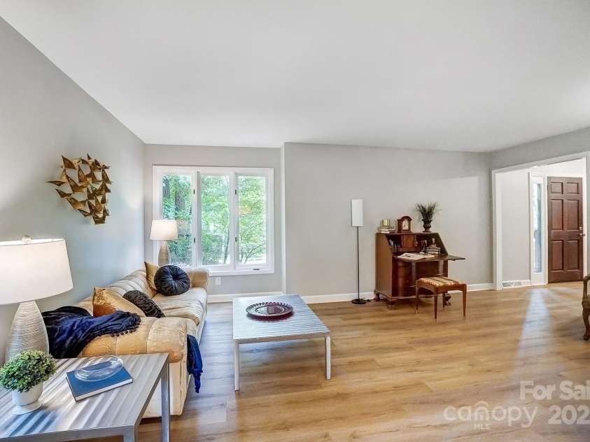 4124 Woodfox Drive, Charlotte, NC 28277.  MLS# CAR4237504, YatesRealty ID 5503. 