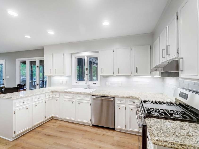 4124 Woodfox Drive, Charlotte, NC 28277.  MLS# CAR4237504, YatesRealty ID 5503. 