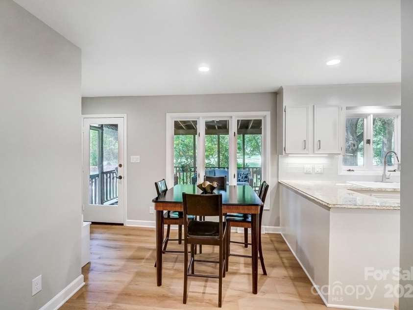 4124 Woodfox Drive, Charlotte, NC 28277.  MLS# CAR4237504, YatesRealty ID 5503. 