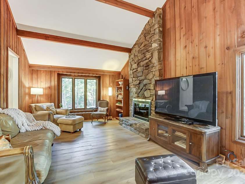 4124 Woodfox Drive, Charlotte, NC 28277.  MLS# CAR4237504, YatesRealty ID 5503. 