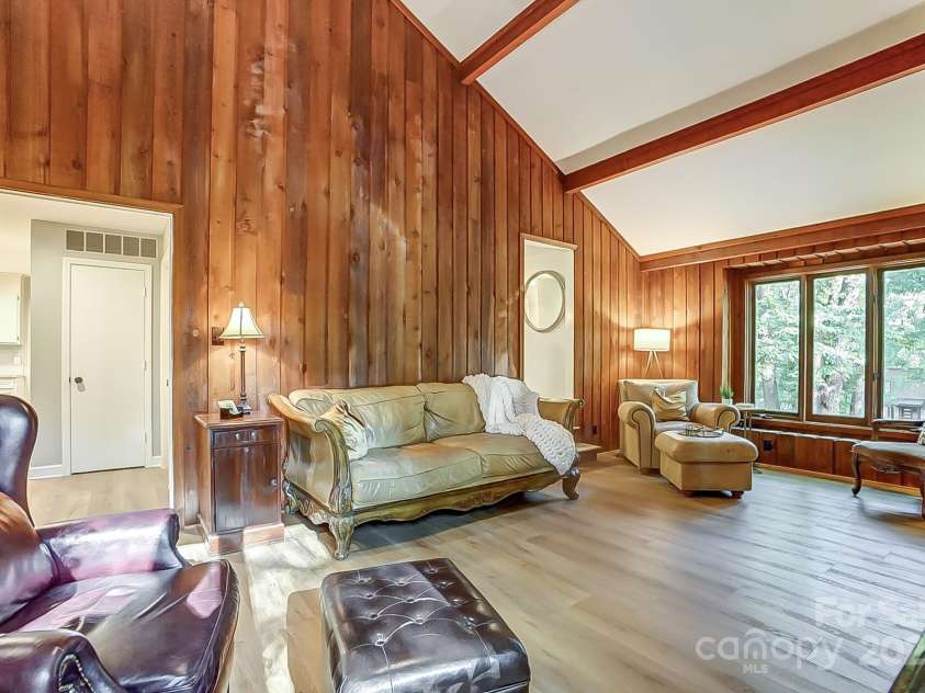 4124 Woodfox Drive, Charlotte, NC 28277.  MLS# CAR4237504, YatesRealty ID 5503. 