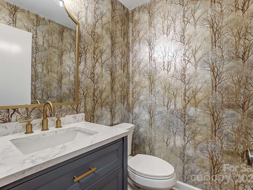 4124 Woodfox Drive, Charlotte, NC 28277.  MLS# CAR4237504, YatesRealty ID 5503. 
