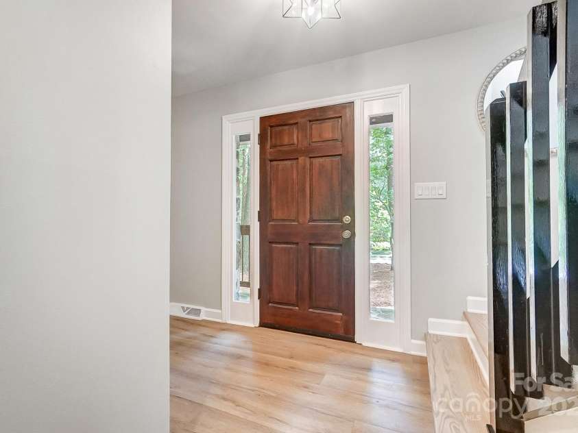 4124 Woodfox Drive, Charlotte, NC 28277.  MLS# CAR4237504, YatesRealty ID 5503. 