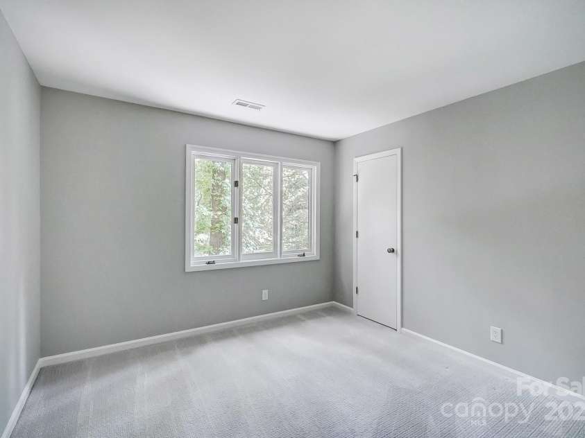 4124 Woodfox Drive, Charlotte, NC 28277.  MLS# CAR4237504, YatesRealty ID 5503. 