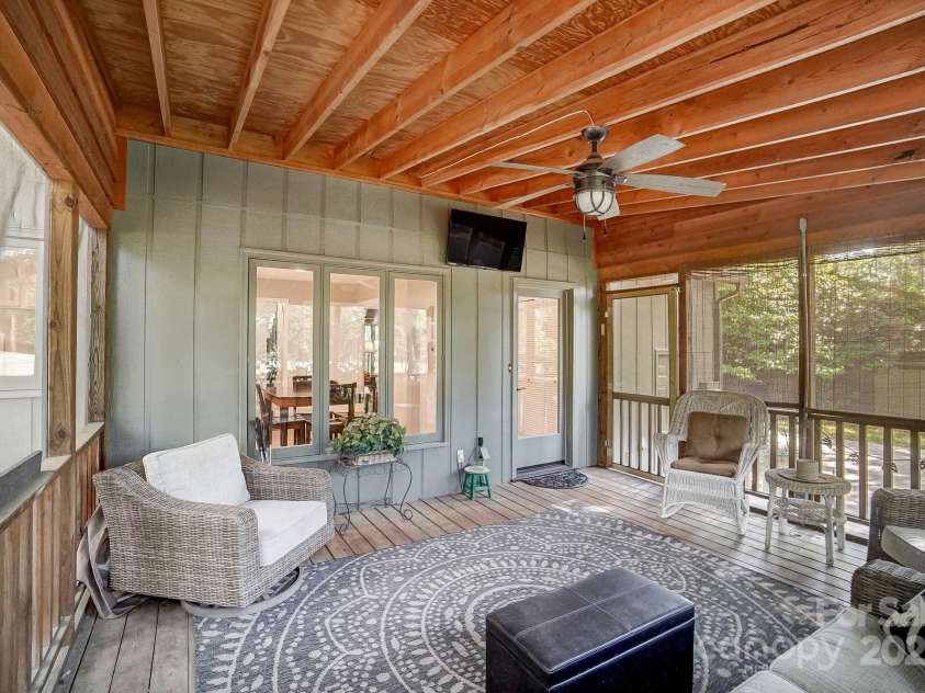 4124 Woodfox Drive, Charlotte, NC 28277.  MLS# CAR4237504, YatesRealty ID 5503. 