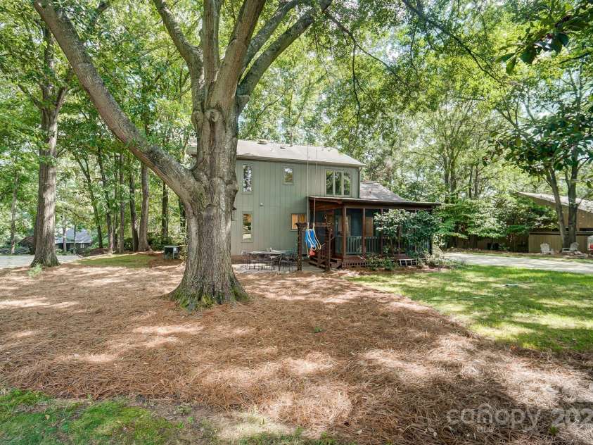 4124 Woodfox Drive, Charlotte, NC 28277.  MLS# CAR4237504, YatesRealty ID 5503. 