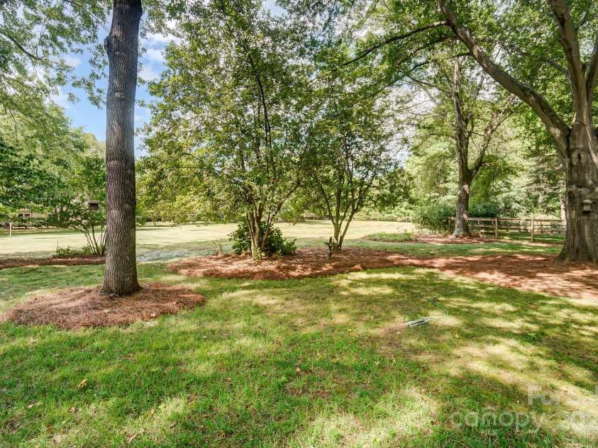 4124 Woodfox Drive, Charlotte, NC 28277.  MLS# CAR4237504, YatesRealty ID 5503. 