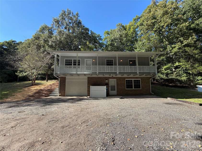 1120 Emerald Drive, Concord, NC 28025.  MLS# CAR4431990, YatesRealty ID 55030. 