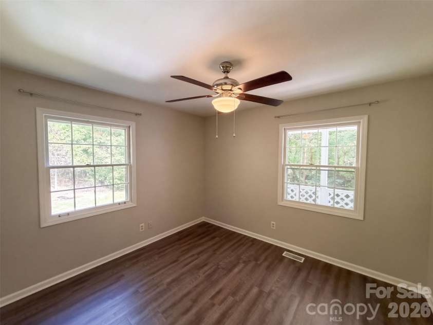 1120 Emerald Drive, Concord, NC 28025.  MLS# CAR4431990, YatesRealty ID 55030. 