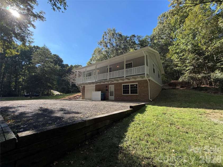 1120 Emerald Drive, Concord, NC 28025.  MLS# CAR4431990, YatesRealty ID 55030. 