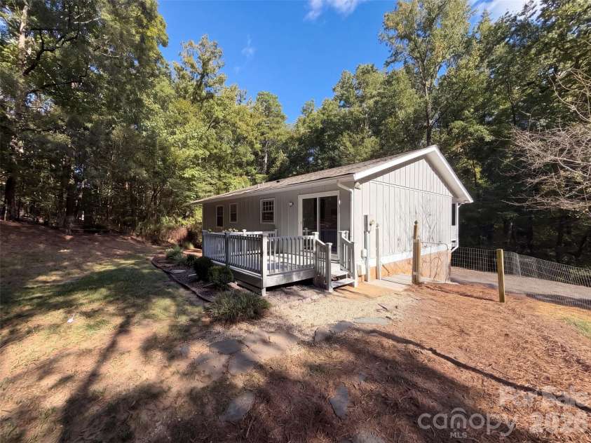 1120 Emerald Drive, Concord, NC 28025.  MLS# CAR4431990, YatesRealty ID 55030. 