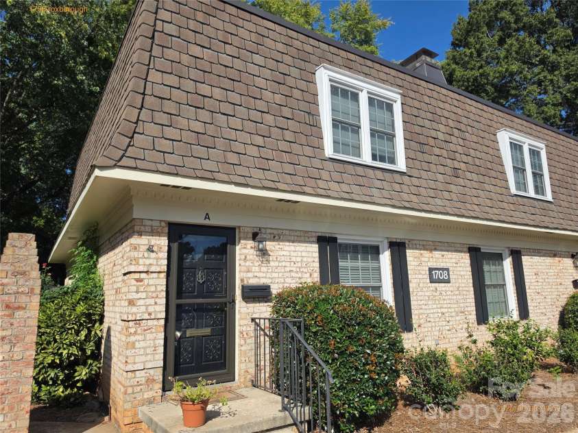 1708 Roxborough Road, Charlotte, NC 28211.  MLS# CAR4430245, YatesRealty ID 55032. 