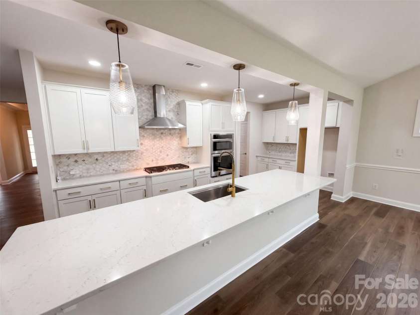 6109 Balham Court, Charlotte, NC 28215.  MLS# CAR4432002, YatesRealty ID 55035. 