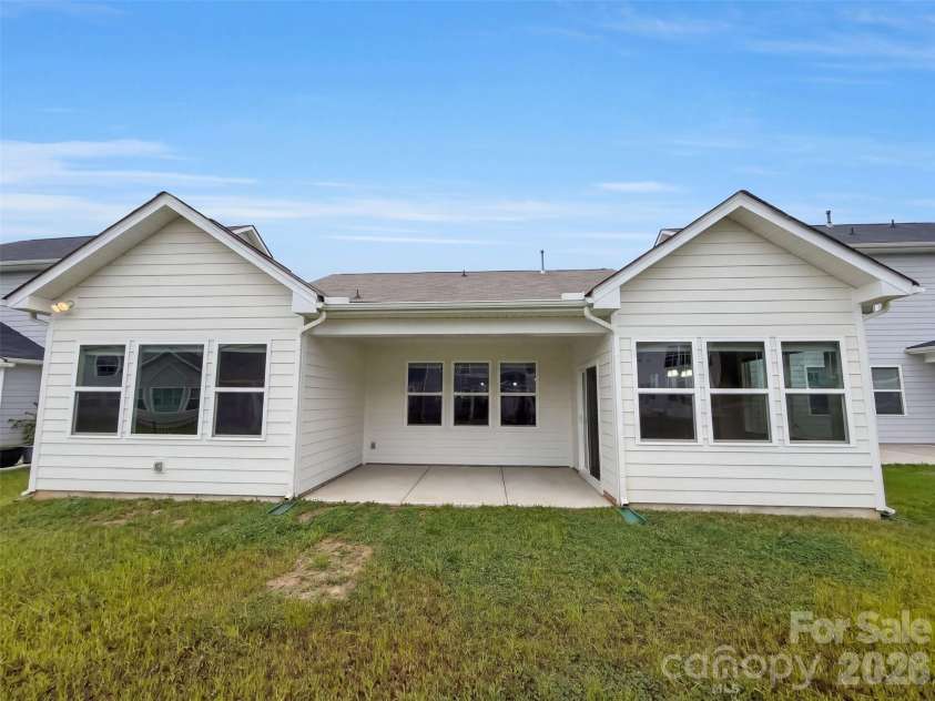 6109 Balham Court, Charlotte, NC 28215.  MLS# CAR4432002, YatesRealty ID 55035. 