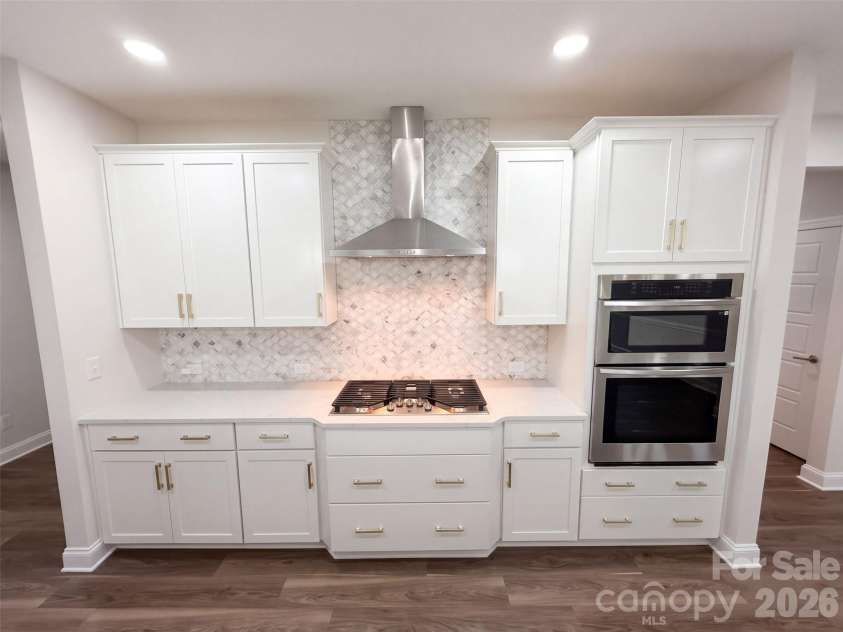 6109 Balham Court, Charlotte, NC 28215.  MLS# CAR4432002, YatesRealty ID 55035. 