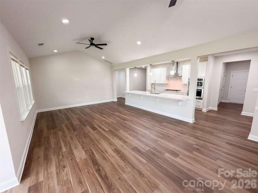 6109 Balham Court, Charlotte, NC 28215.  MLS# CAR4432002, YatesRealty ID 55035. 