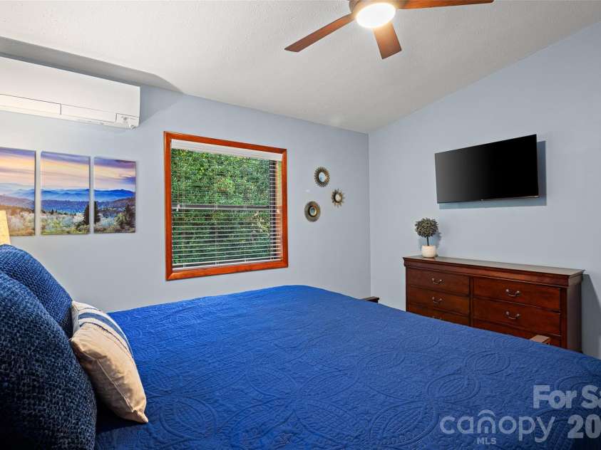 352 Lewis Lane, Maggie Valley, NC 28751.  MLS# CAR4428354, YatesRealty ID 55038. 