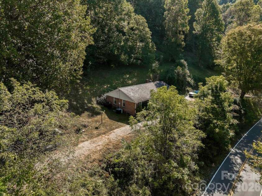 10730 US 19W Highway, Burnsville, NC 28714.  MLS# CAR4429496, YatesRealty ID 55039. 