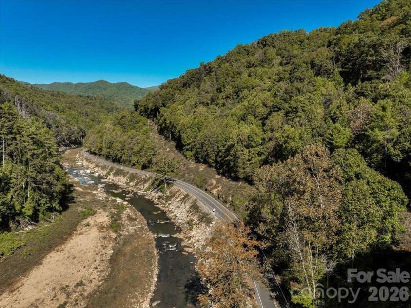 10730 US 19W Highway, Burnsville, NC 28714.  MLS# CAR4429496, YatesRealty ID 55039. 