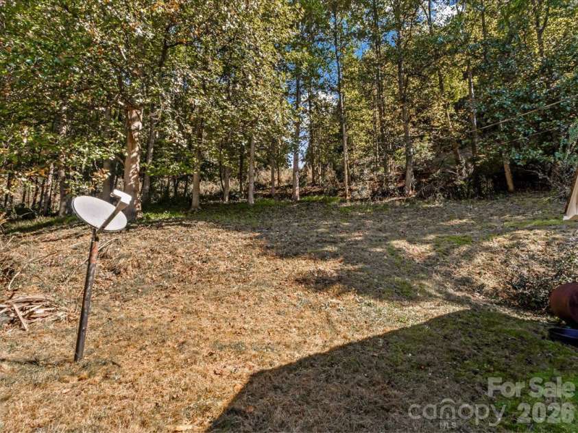 10730 US 19W Highway, Burnsville, NC 28714.  MLS# CAR4429496, YatesRealty ID 55039. 