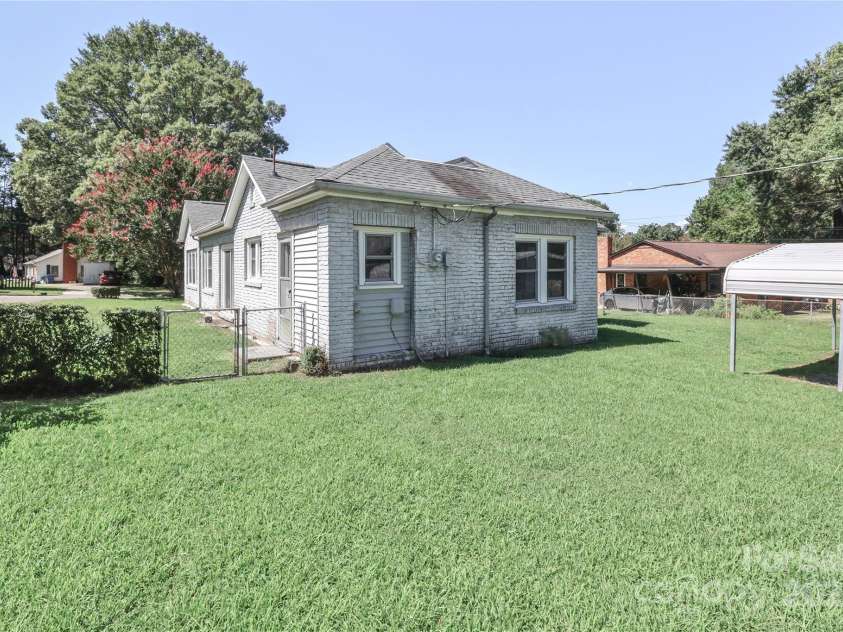 539 Margaret Drive, Statesville, NC 28677.  MLS# CAR4294198, YatesRealty ID 5504. 