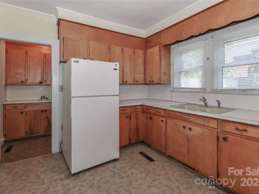 539 Margaret Drive, Statesville, NC 28677.  MLS# CAR4294198, YatesRealty ID 5504. 