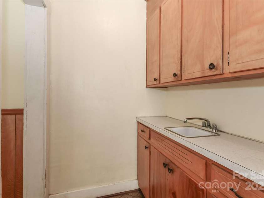 539 Margaret Drive, Statesville, NC 28677.  MLS# CAR4294198, YatesRealty ID 5504. 
