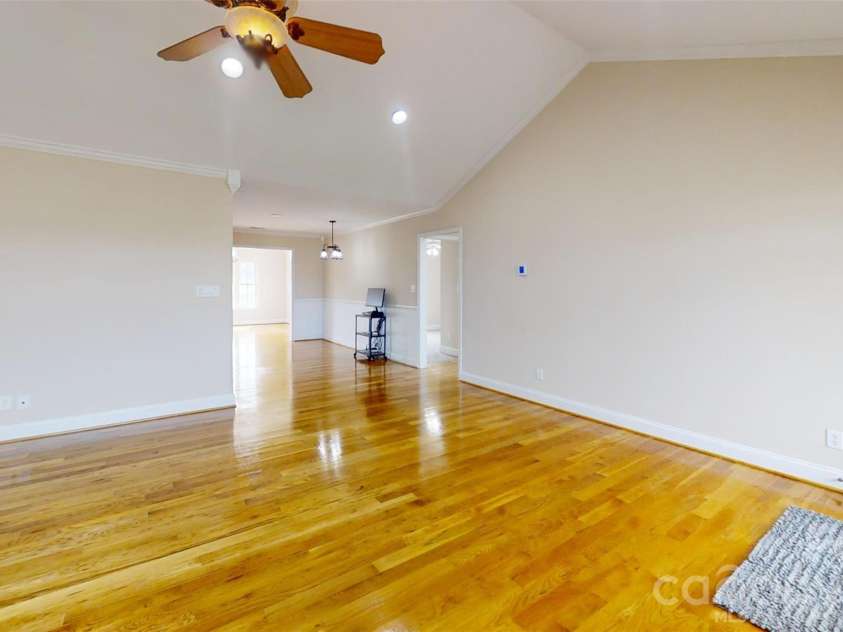2221 Carriage Lane, Lincolnton, NC 28092.  MLS# CAR4432016, YatesRealty ID 55042. 