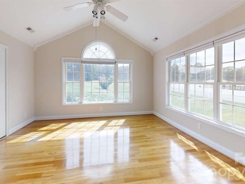 2221 Carriage Lane, Lincolnton, NC 28092.  MLS# CAR4432016, YatesRealty ID 55042. 