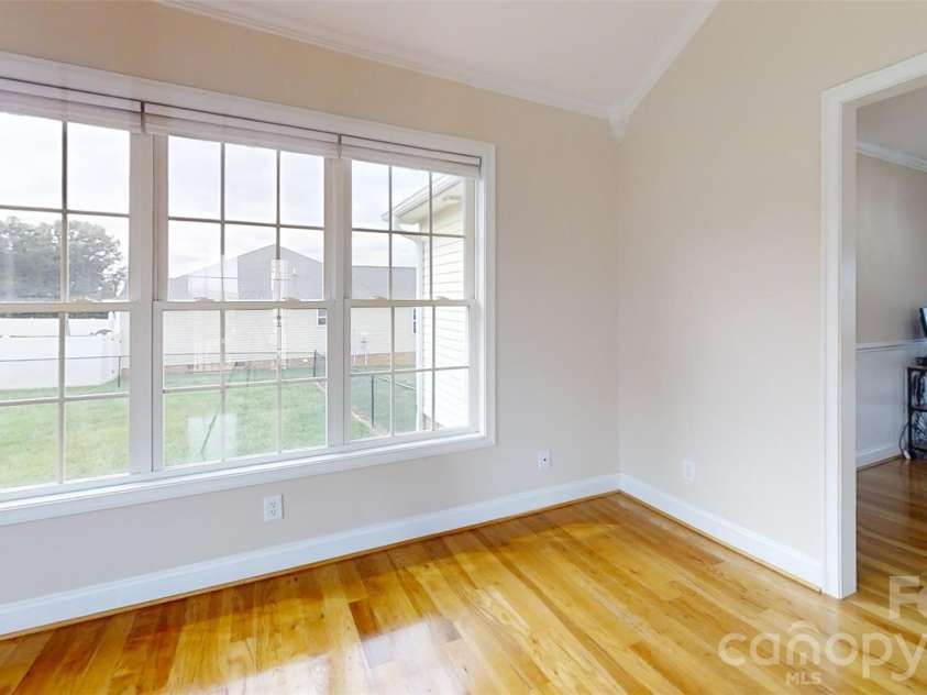 2221 Carriage Lane, Lincolnton, NC 28092.  MLS# CAR4432016, YatesRealty ID 55042. 