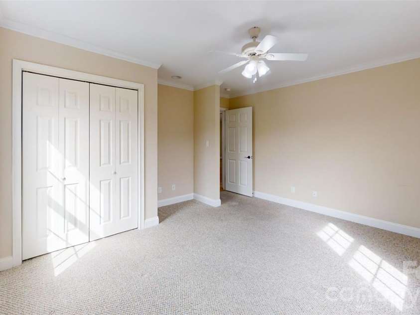 2221 Carriage Lane, Lincolnton, NC 28092.  MLS# CAR4432016, YatesRealty ID 55042. 