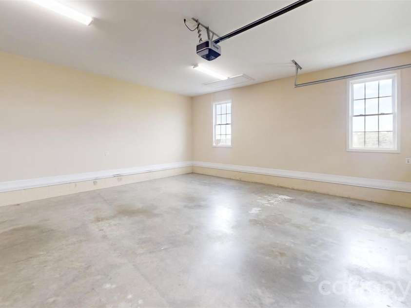 2221 Carriage Lane, Lincolnton, NC 28092.  MLS# CAR4432016, YatesRealty ID 55042. 