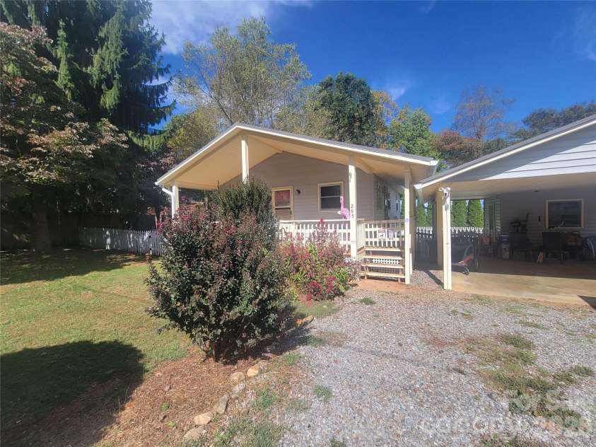 265 Midland Drive, Waynesville, NC 28785.  MLS# CAR4428113, YatesRealty ID 55044. 
