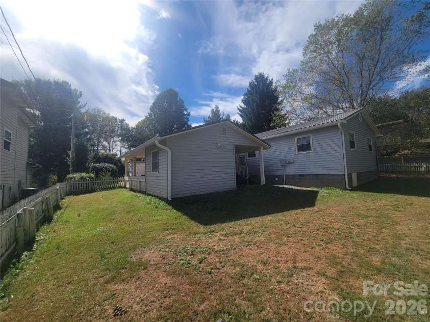 265 Midland Drive, Waynesville, NC 28785.  MLS# CAR4428113, YatesRealty ID 55044. 