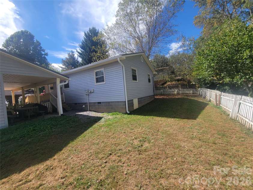 265 Midland Drive, Waynesville, NC 28785.  MLS# CAR4428113, YatesRealty ID 55044. 