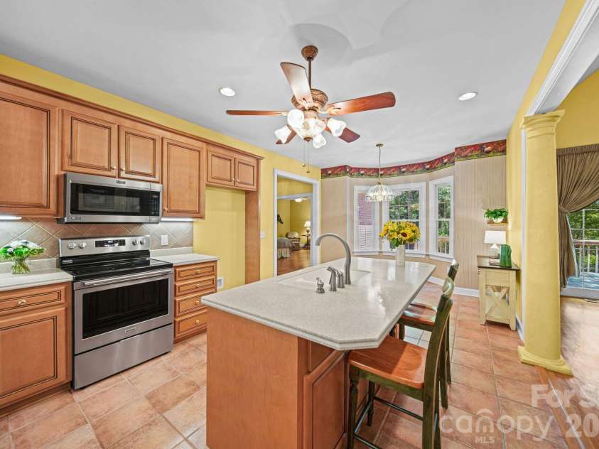 417 Crooked Oak Drive, Oakboro, NC 28129.  MLS# CAR4399226, YatesRealty ID 55048. Kitchen