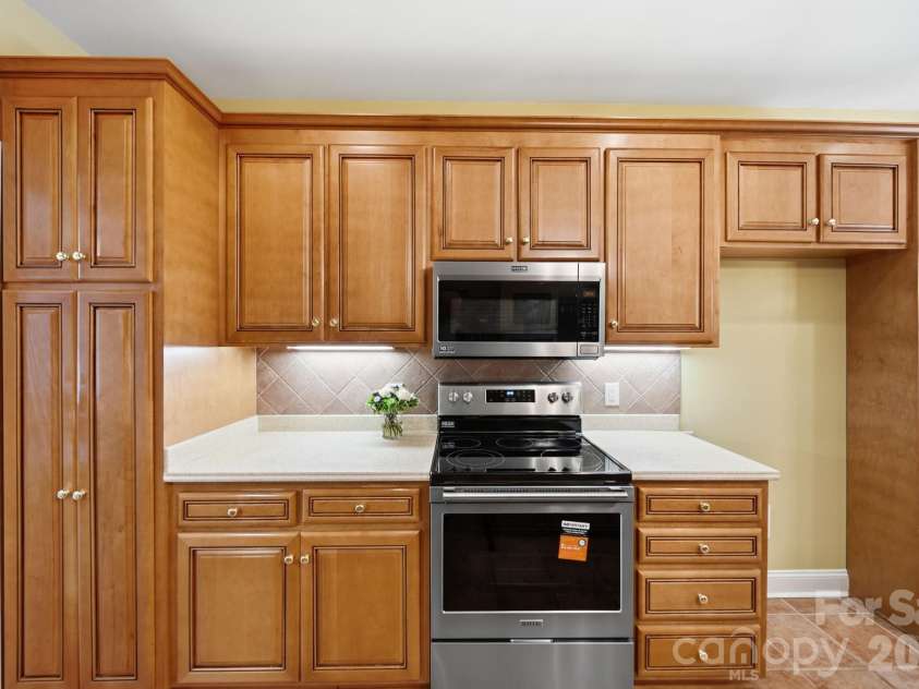 417 Crooked Oak Drive, Oakboro, NC 28129.  MLS# CAR4399226, YatesRealty ID 55048. Kitchen -