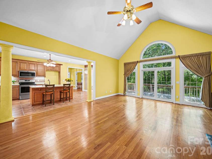 417 Crooked Oak Drive, Oakboro, NC 28129.  MLS# CAR4399226, YatesRealty ID 55048. Living Room
