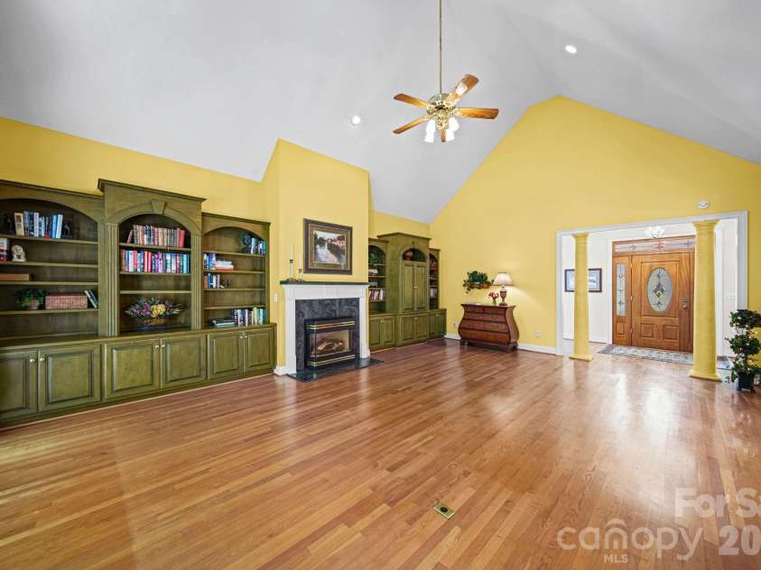 417 Crooked Oak Drive, Oakboro, NC 28129.  MLS# CAR4399226, YatesRealty ID 55048. Living Room