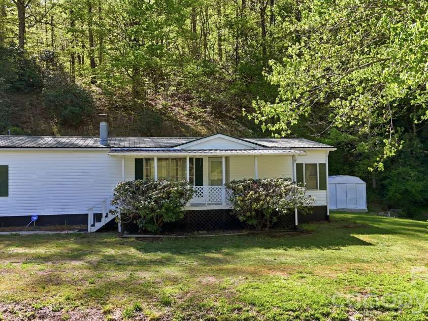 1200 Barkers Creek Road, Whittier, NC 28789.  MLS# CAR4432038, YatesRealty ID 55049. 