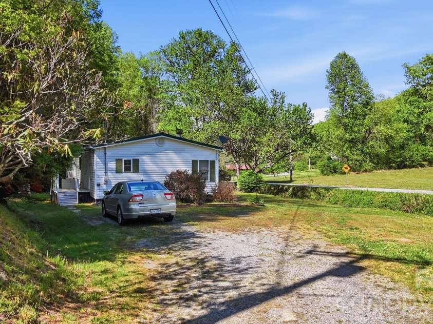 1200 Barkers Creek Road, Whittier, NC 28789.  MLS# CAR4432038, YatesRealty ID 55049. 