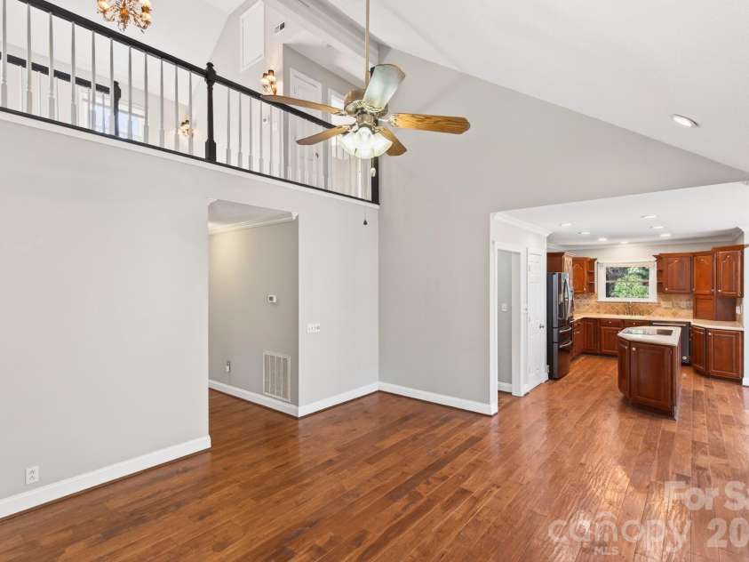 4711 Mountain Point Lane, Charlotte, NC 28216.  MLS# CAR4342579, YatesRealty ID 5505. 